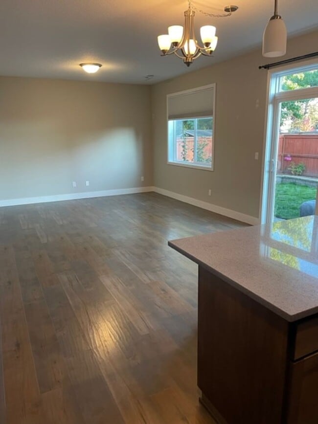 Building Photo - Beautiful 3 Bedroom Home in Newberg