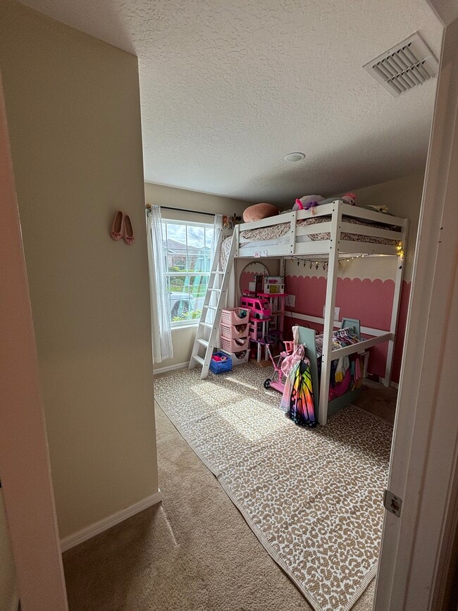Building Photo - 338 Pinecrest Loop