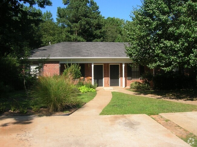 Building Photo - 2641 Union Cir