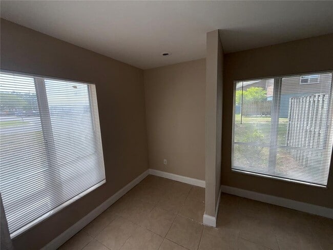 Building Photo - 7602 W Powhatan Ave