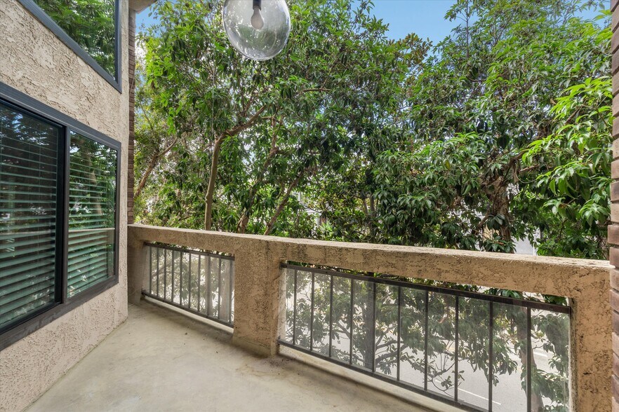 Building Photo - 12321 Ocean Park Blvd