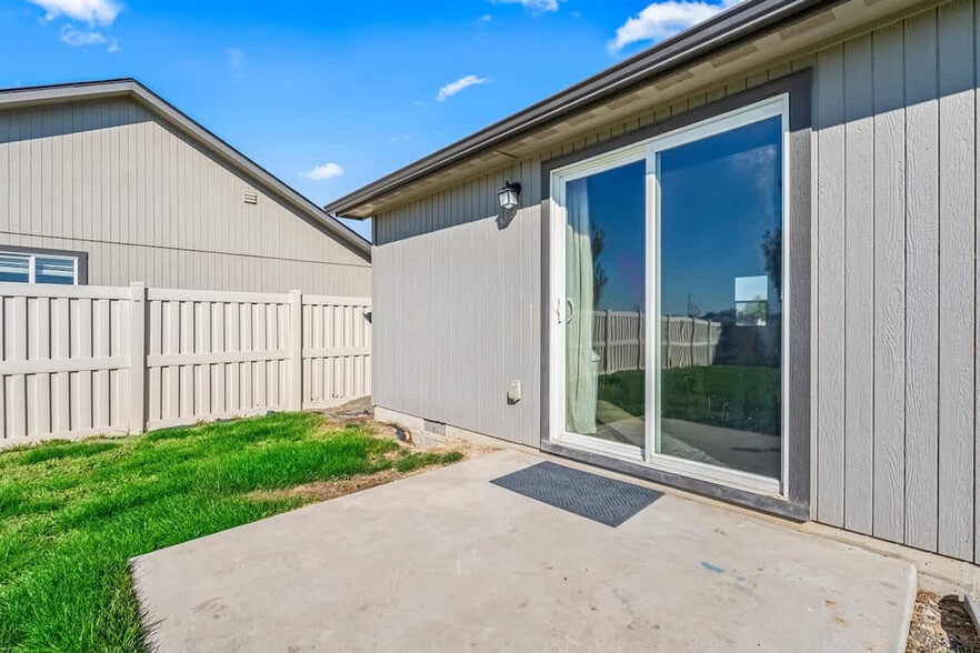 Building Photo - 103 N Voyage Ave