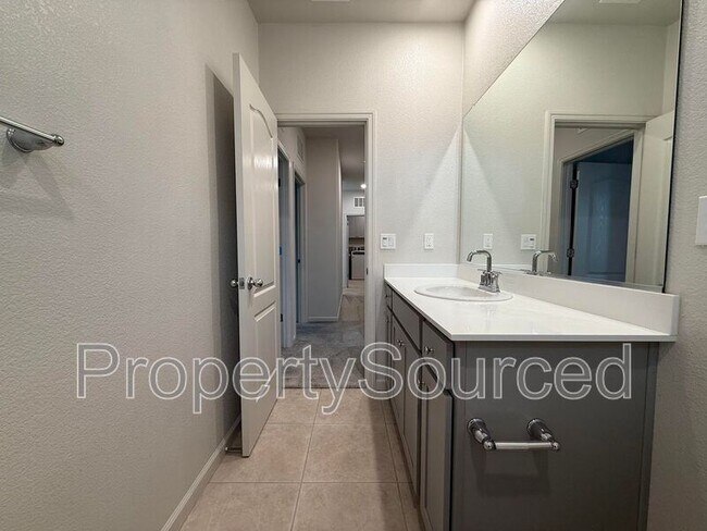 Building Photo - 15535 Ortega St