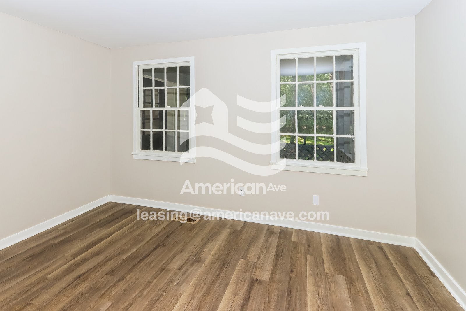 Building Photo - 4582 Shadow Lawn Dr