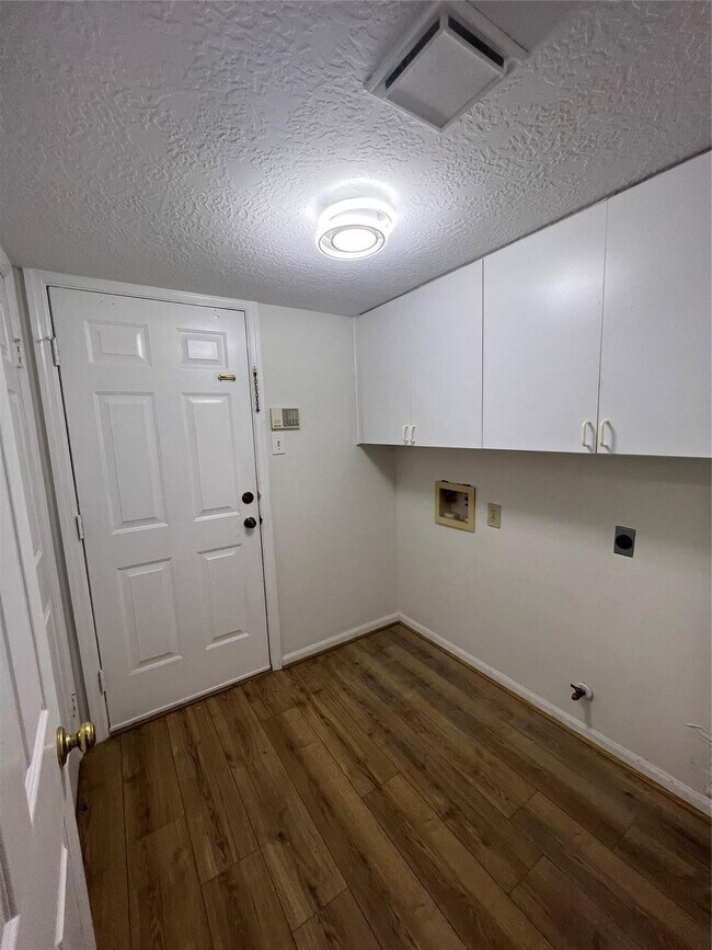 Building Photo - 34 E Trillium Cir