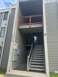 Building Photo - Spacious condo unit in East Anchorage
