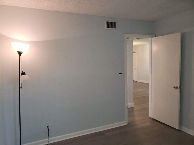 Building Photo - 12252 Royal Palm Blvd