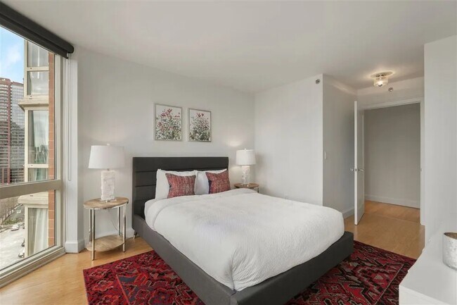 Building Photo - 20 2nd St