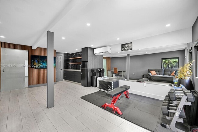 Building Photo - 145 NE 49th St