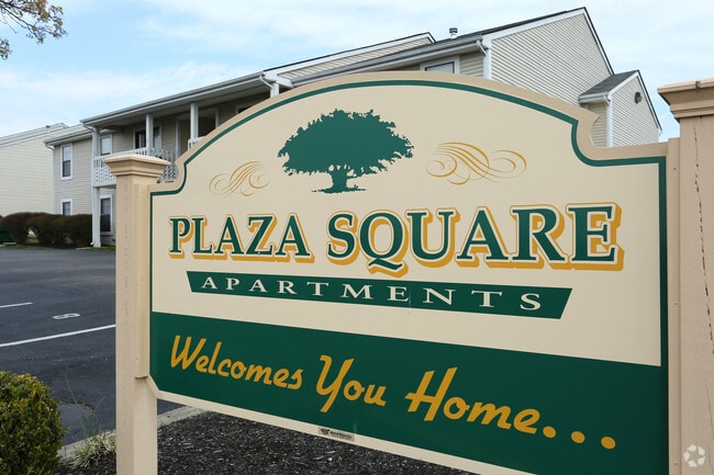 Primary Photo - Plaza Square Apartments