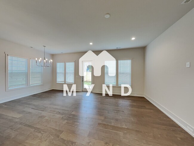 Building Photo - 2600 Mason Circle Unit A