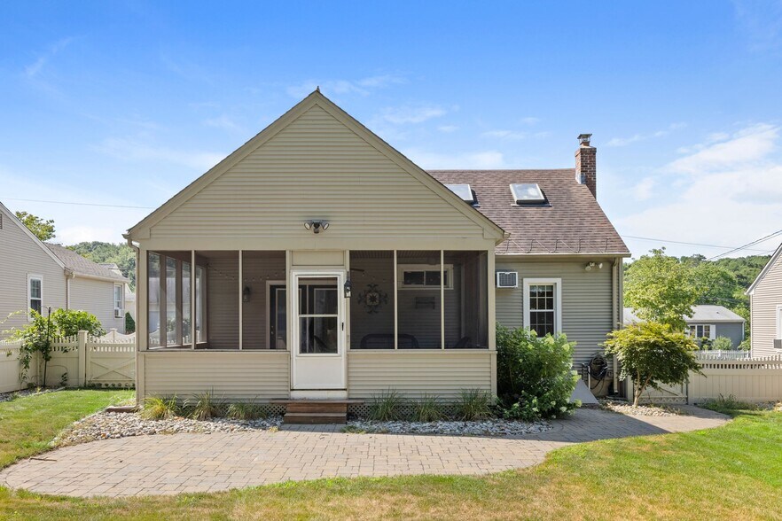 Building Photo - 89 Campbell Ave