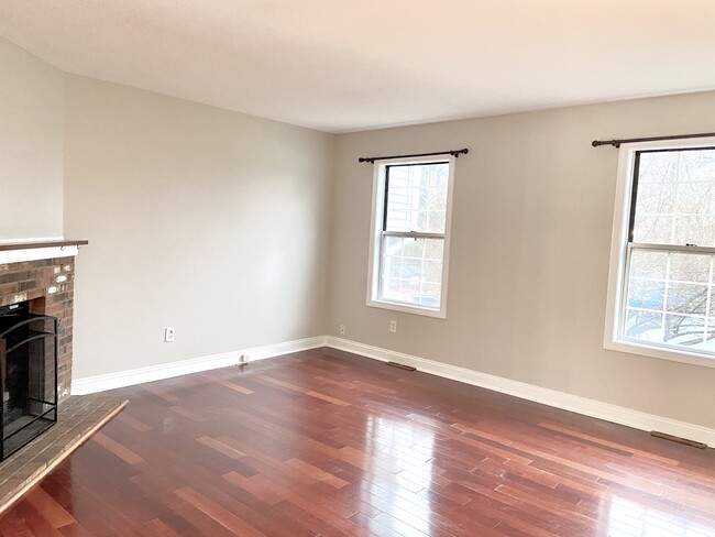 Building Photo - 204 Austin Ryer Ln