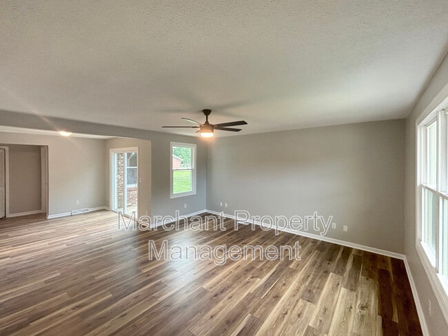 Building Photo - 4702 Old Spartanburg Rd