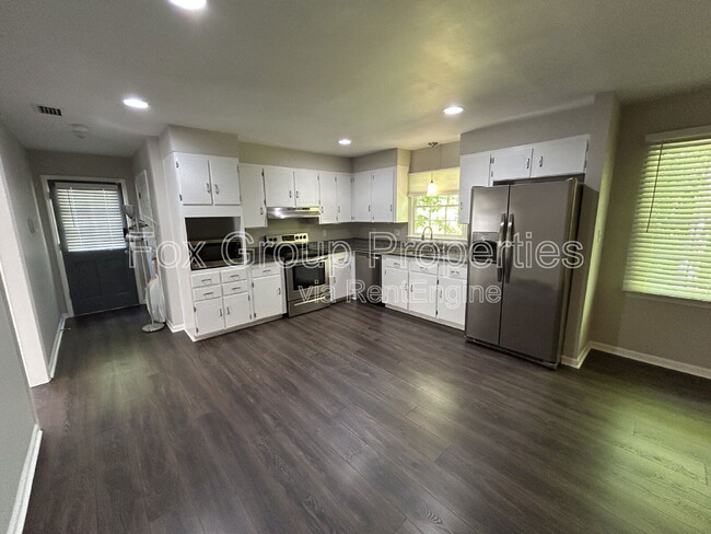 Building Photo - 133 Cliffwood Cir