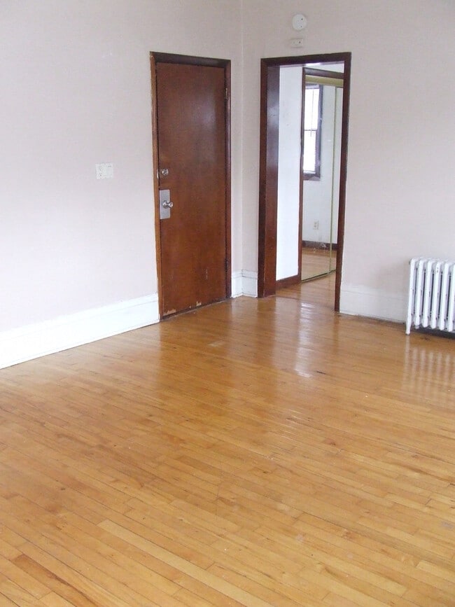 Interior Photo - 1552 Edmund Ave