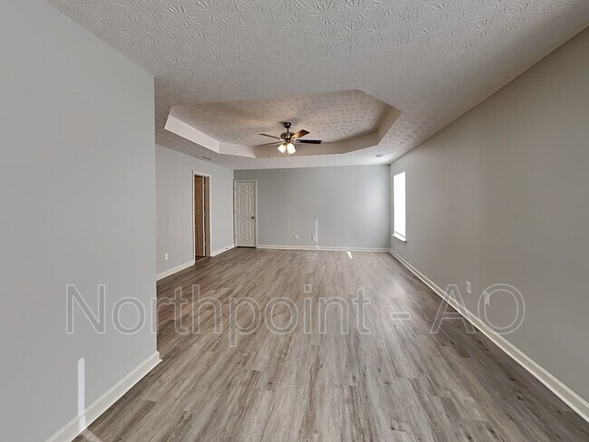 Building Photo - 421 Trinity Tr