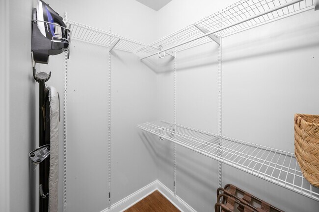Building Photo - 1610 Jameston Dr