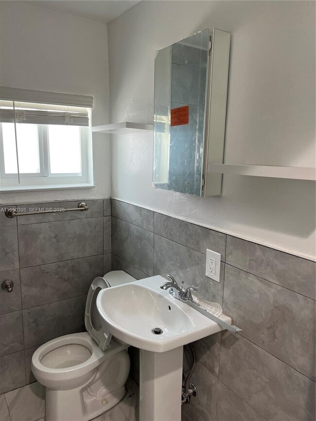 Building Photo - 1490 NW 38th St