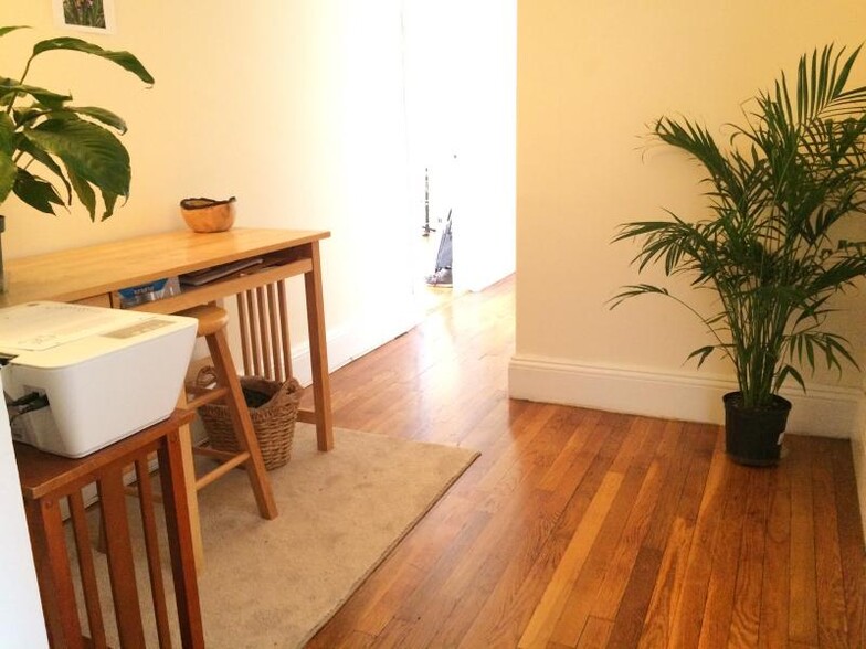 Apt 55 - 1195 Boylston St