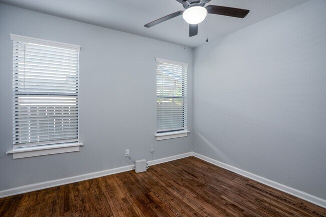 Building Photo - BEAUTIFULLY-RENOVATED JEFFERSON HEIGHTS HOME