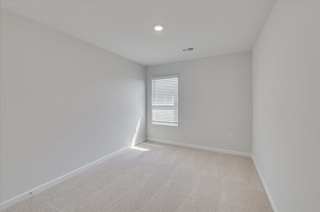 Building Photo - 811 Grovebury Ct