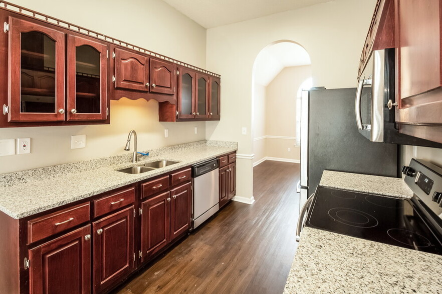 Building Photo - 5451 Philgrove Way