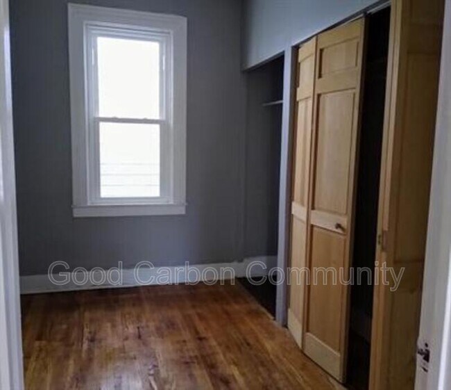 Building Photo - 357 Vermont St