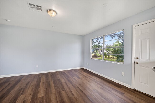Building Photo - 4118 Sunflower St