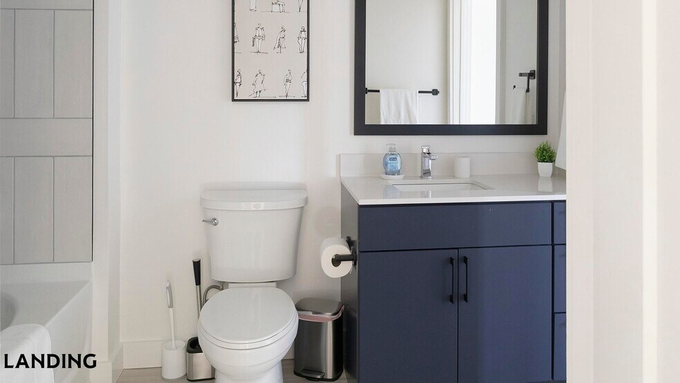 Building Photo - 1007 S Mint St