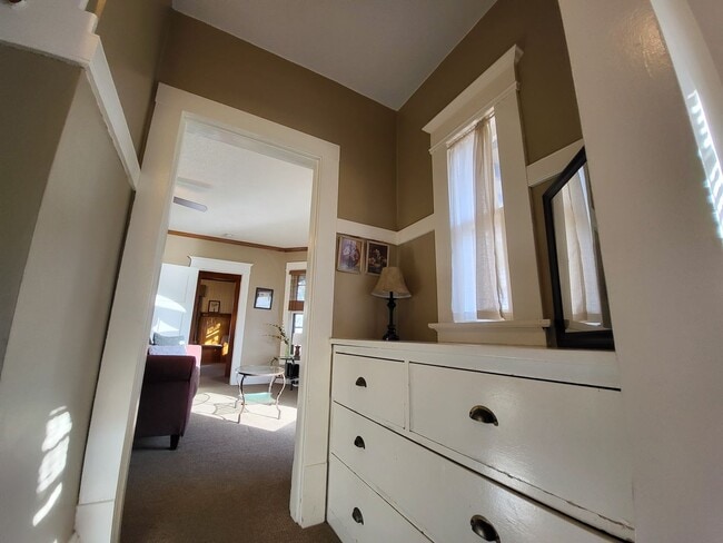 Building Photo - AVAILABLE June - Beautiful 1 Bed 1 Bath - ELECTRIC INCLUDED!