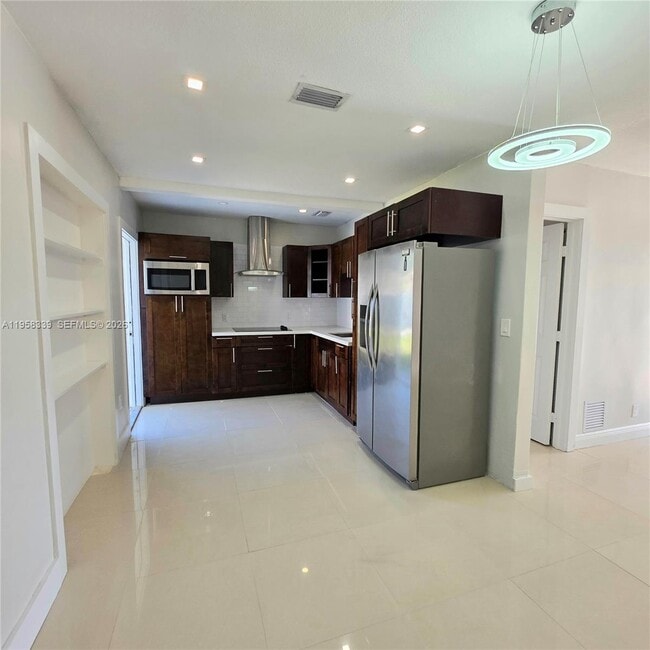 Building Photo - 7555 SW 28th Street Rd