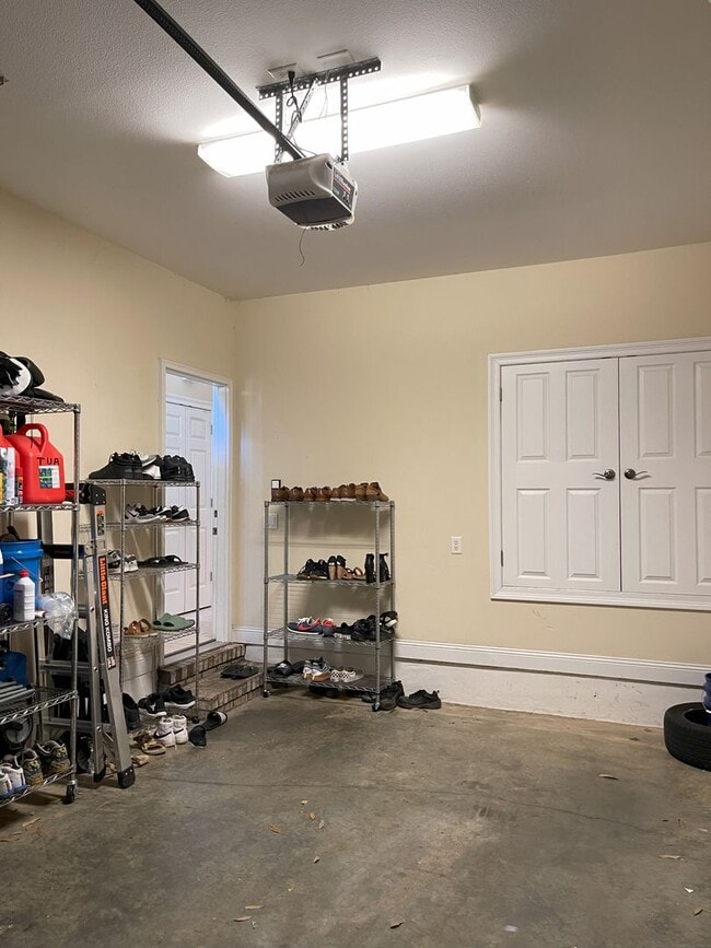 Building Photo - LOCATION