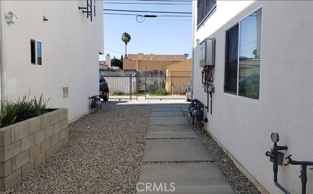 Building Photo - 2053 W Florence Ave