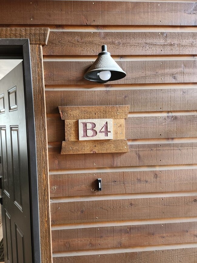 Building Photo - Furnished Bison Cove - 2 bed / 2 bath - Furnished Unit