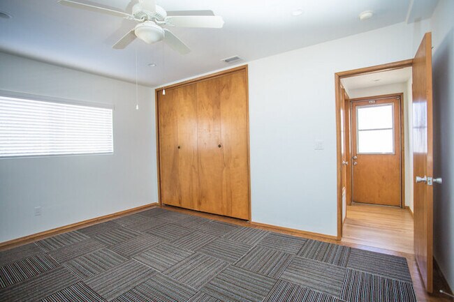 Building Photo - Prime Old Town Orange location