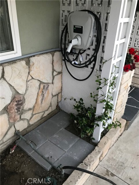 Building Photo - 6431 Yale Cir