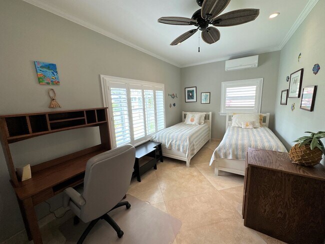 Building Photo - Gorgeous Furnished Beachside Home in Kailua