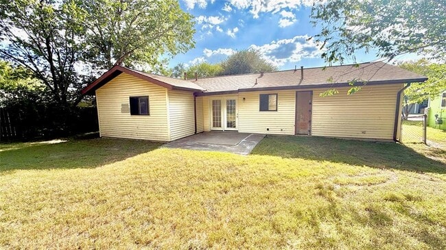 Building Photo - 5213 Halmark Dr