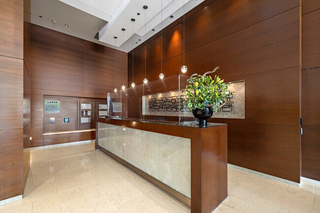 Building Photo - 1211 S Prairie Ave
