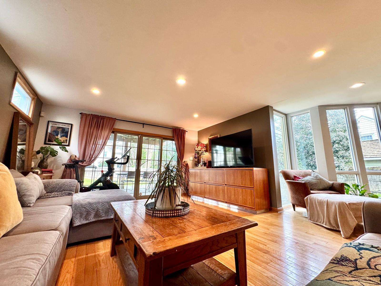 Building Photo - 611 Harvard Rd