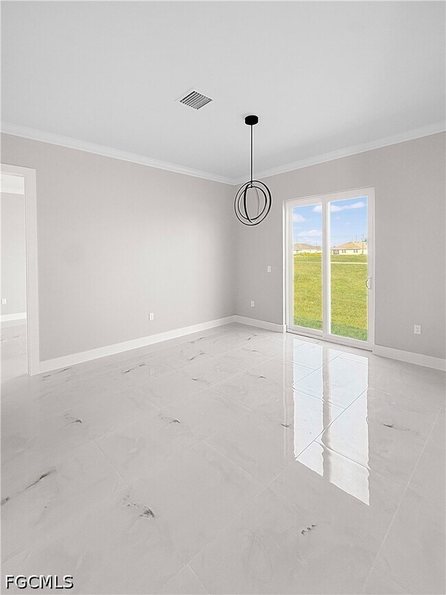 Building Photo - 303 NW 26th Ave