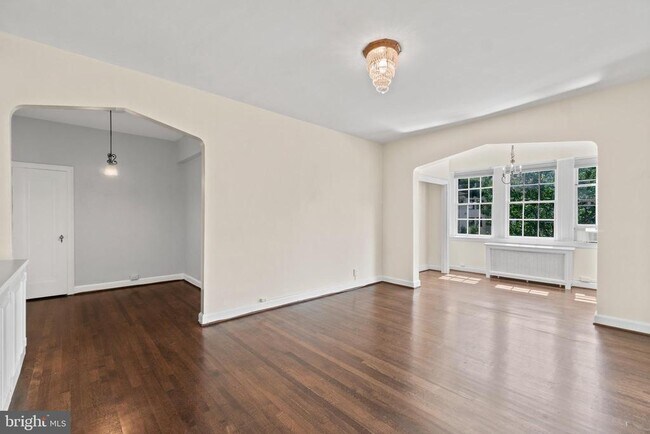 Building Photo - 2737 Devonshire Pl NW