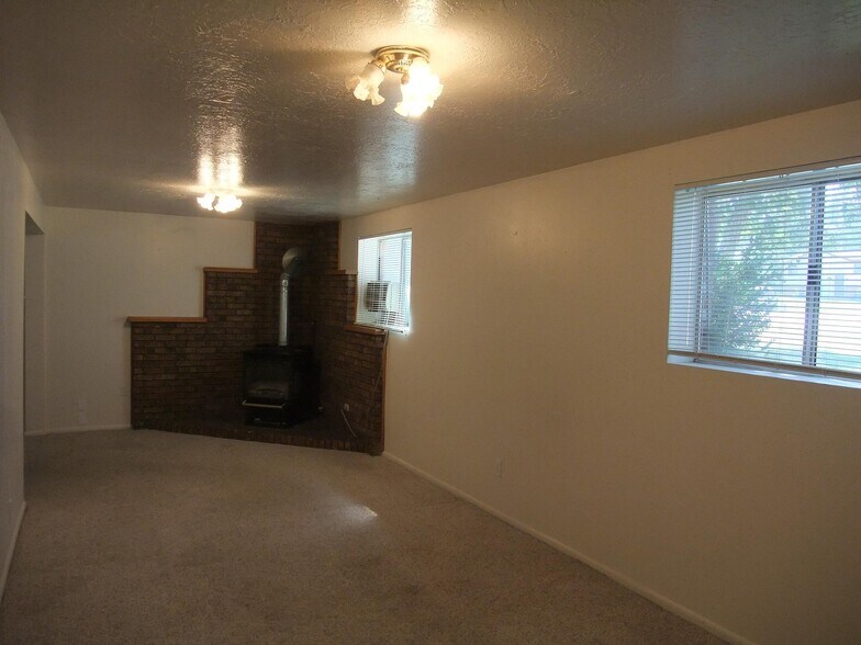 Building Photo - 104 W 5050 S