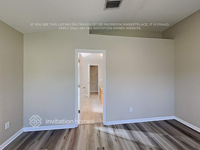 Building Photo - 10209 Hunters Haven Blvd