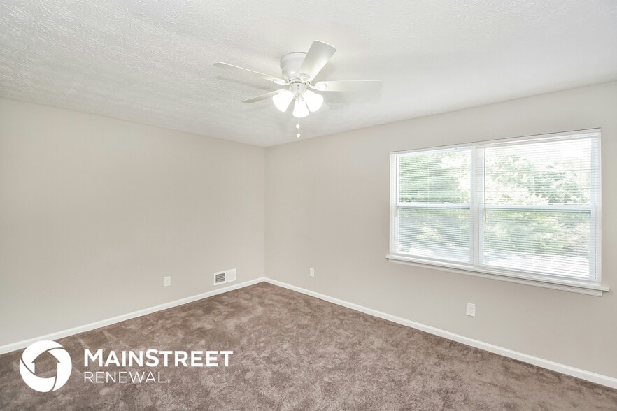 Building Photo - 144 Hamlet Ct