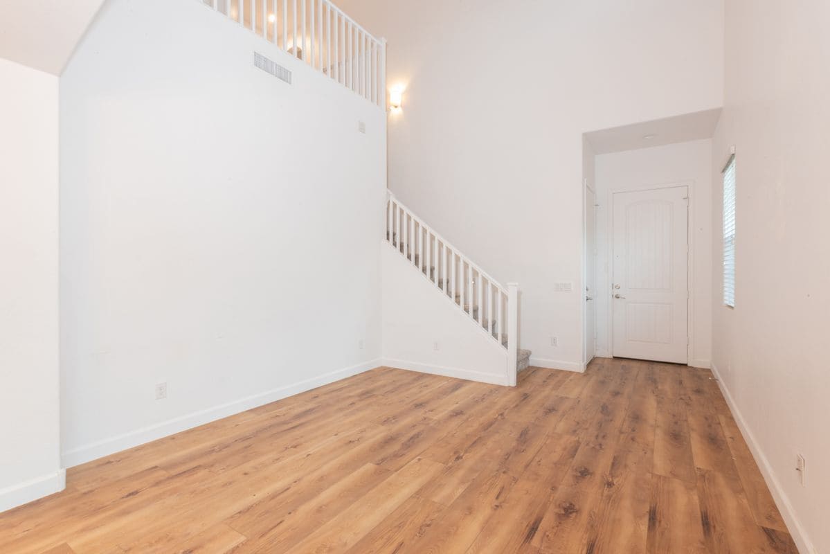 Building Photo - 1367 S Country Club Dr
