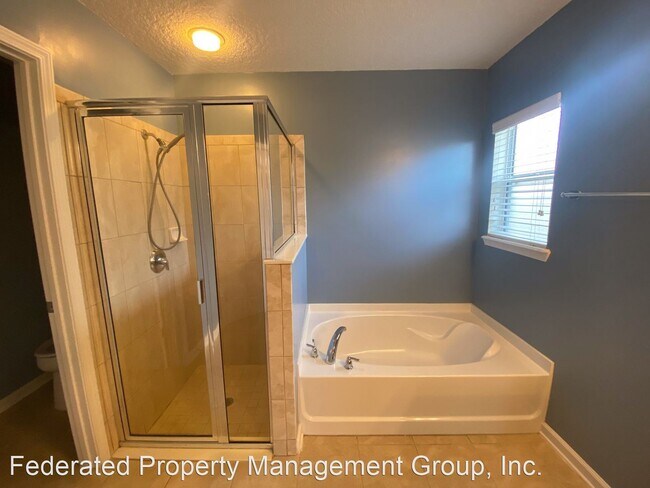 Building Photo - 6942 Southern Oaks Dr W
