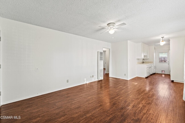 Building Photo - 3341 Porter Ln