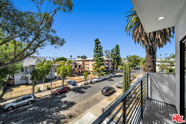 Building Photo - 1216 Magnolia Ave